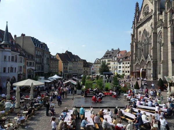 Willkumma im Dorf, bienvenue au village