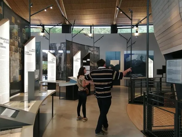 Médiation des expositions de l'historial et du monument National