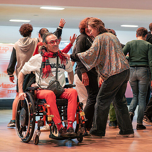 Échauffement collectif de danse