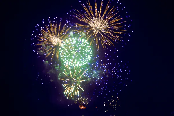 ANNULE : Feu d'artifice