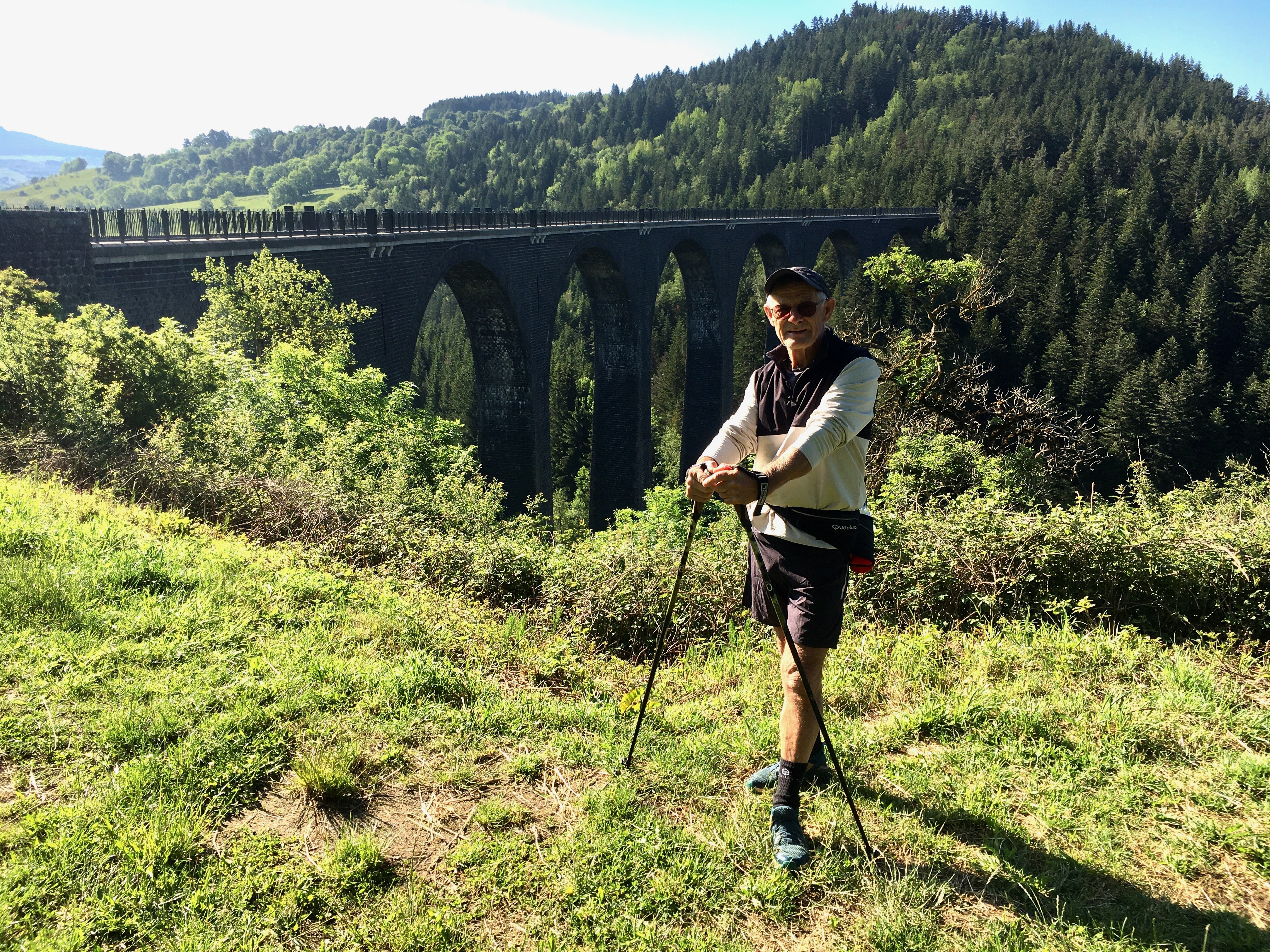 Initiation à la Marche Nordique par les Amis d'Issarlès et l'ATCS