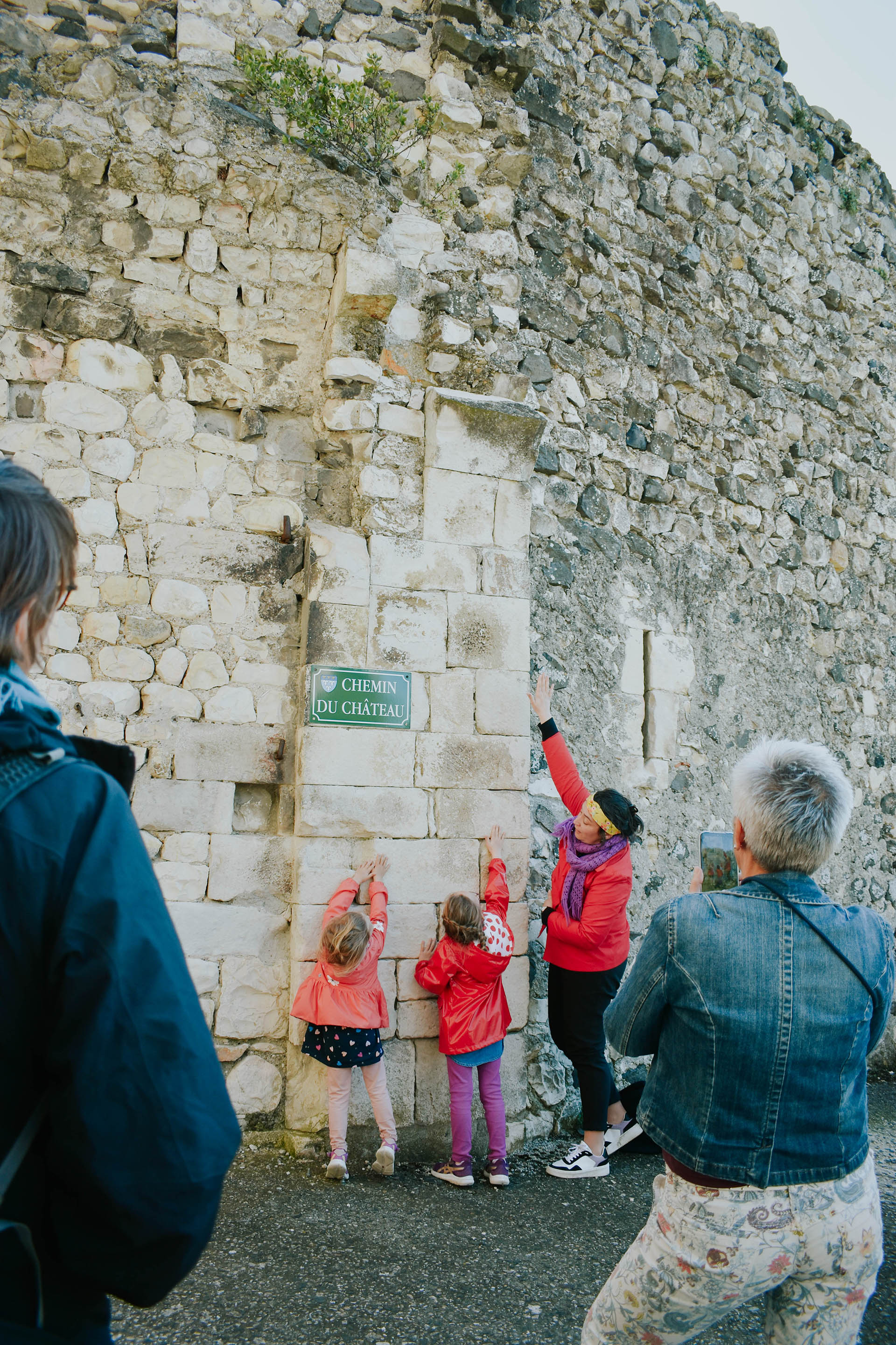 Le château de Rochemaure du bout des doigts