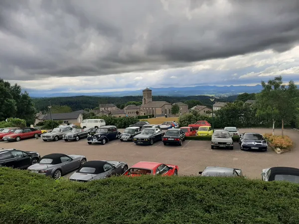 Rassemblement voitures anciennes