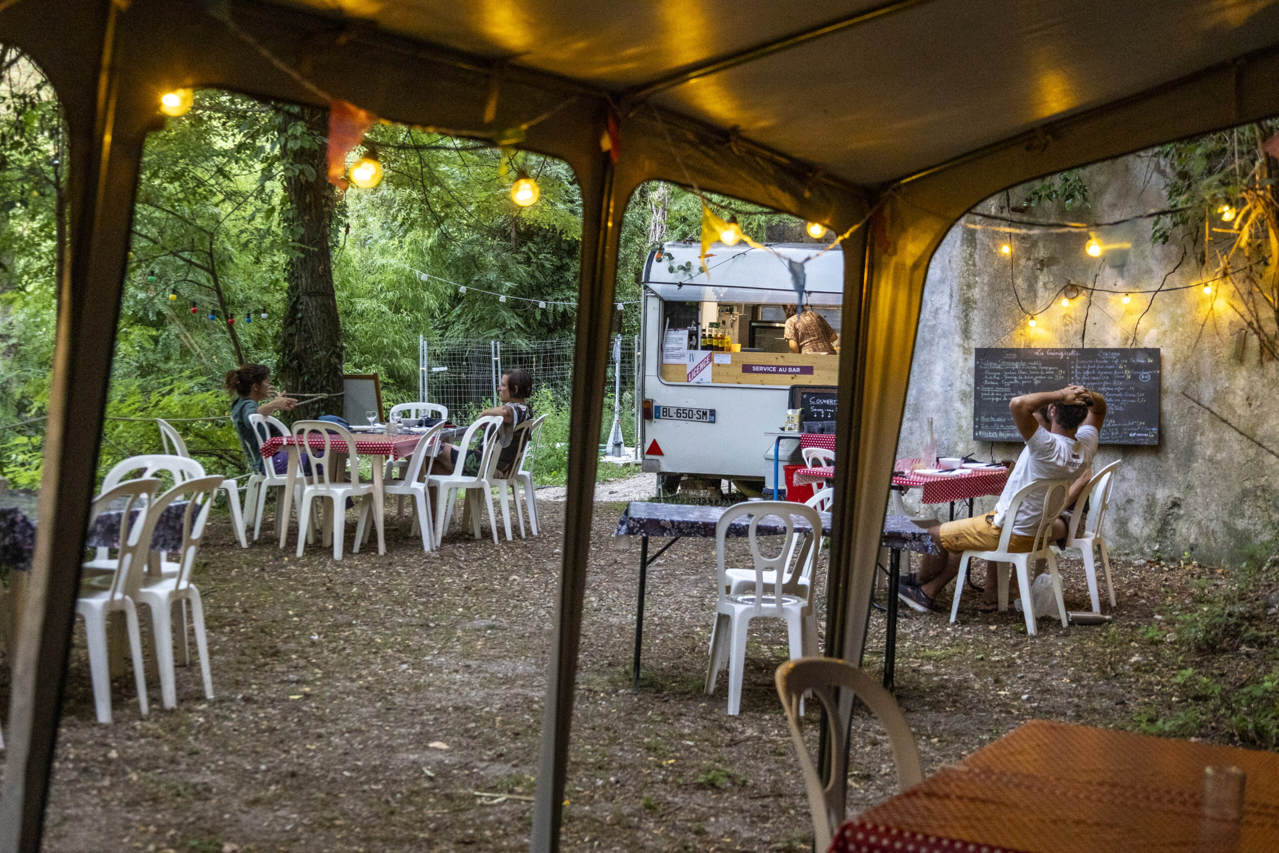 "Faites de la Transistance" : banquet poétique, repas et lectures improvisées