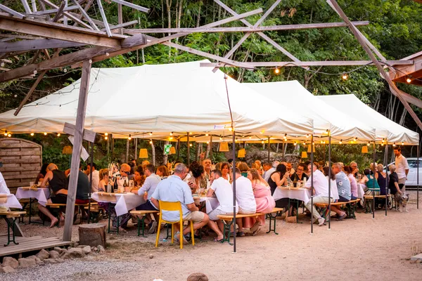 Banquet philosophique au Camping le Travers