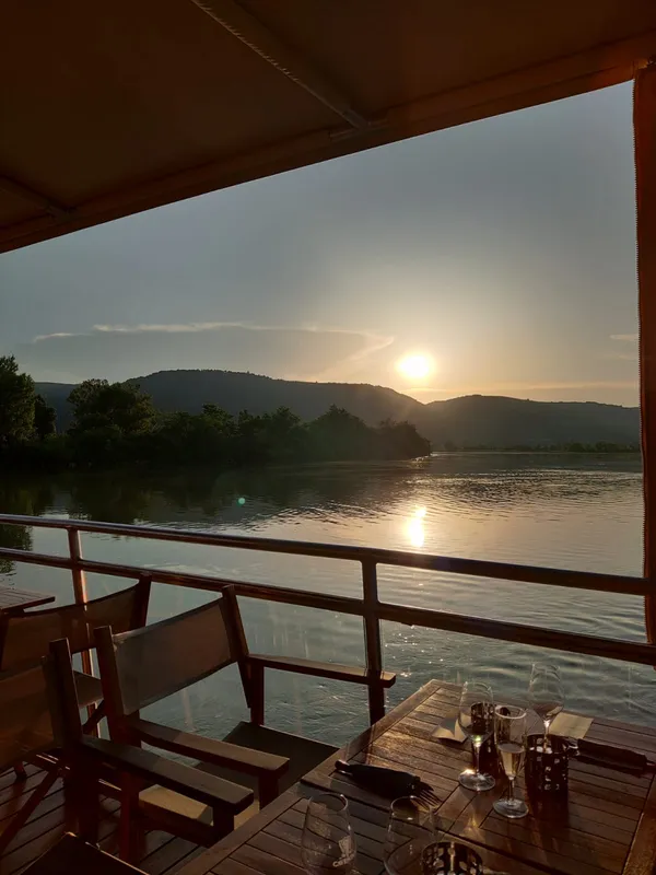 Croisière dîner en accords mets et vins - Les Canotiers et L'Assemblage