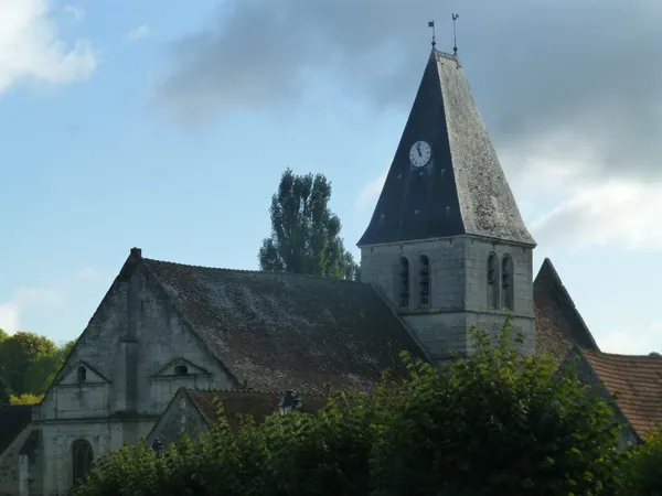 L'église de Genainville à la lampe de poche