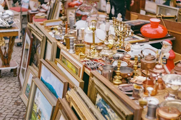 Supermarché aux Puces et Marché aux Voitures d'Occasion