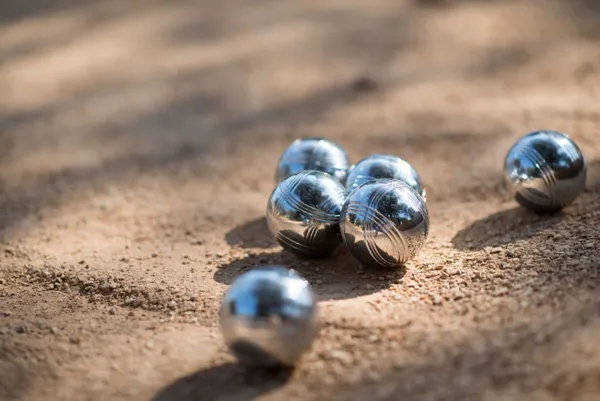 Concours de pétanque