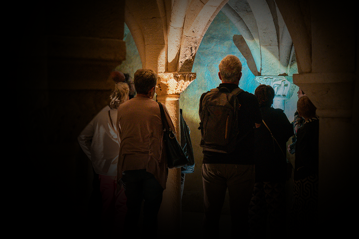 Visite à la lampe torche à l'abbatiale de Cruas