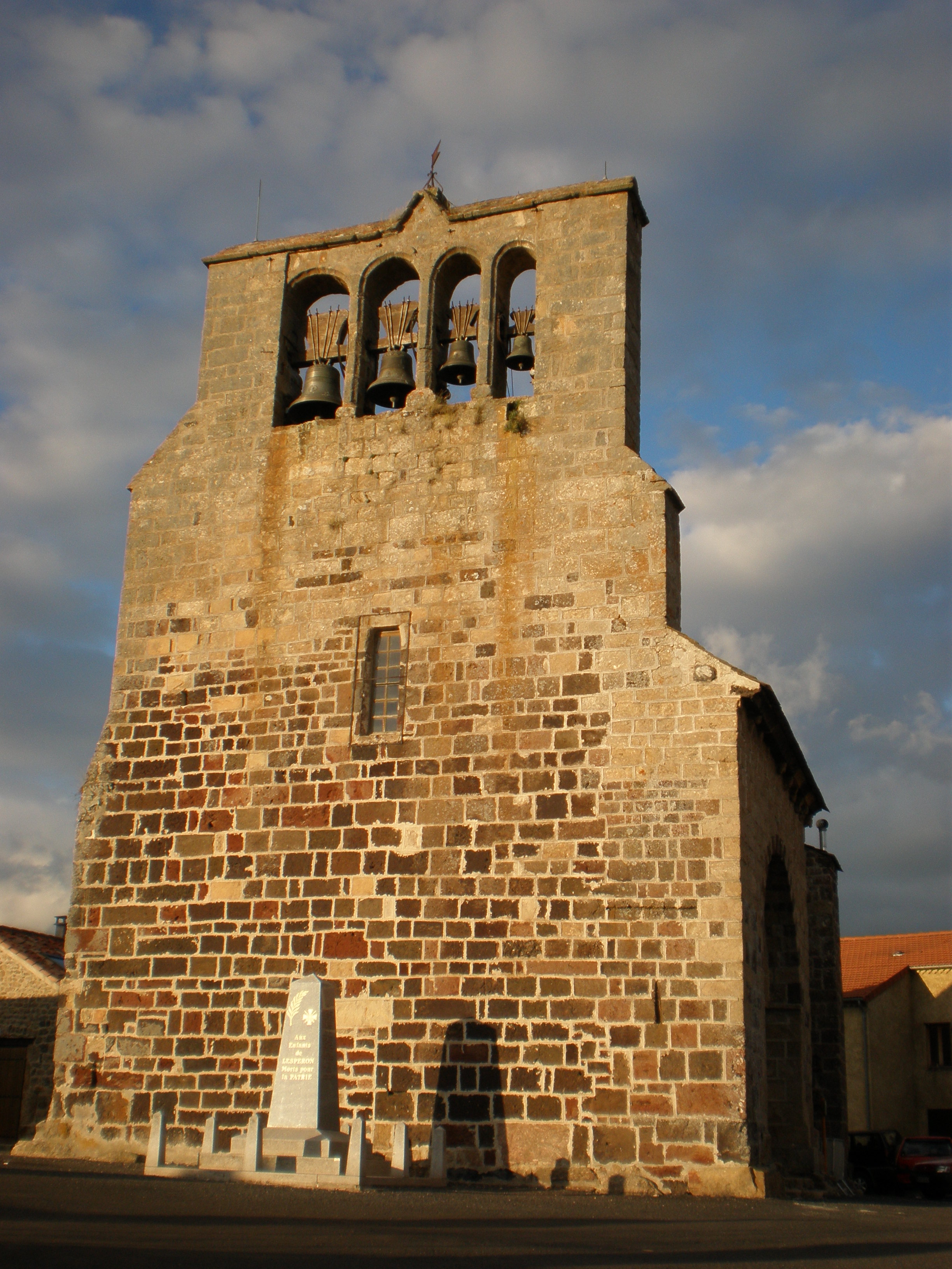 Visite guidée à la lampe torche de l'église de Lesperon par Elodie