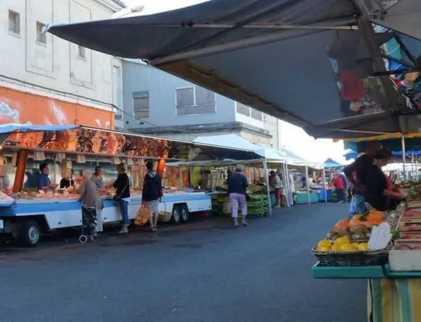 Marché Reverseaux de Saintes