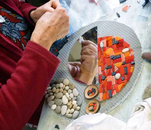 Créateurs des sources : atelier mosaïque