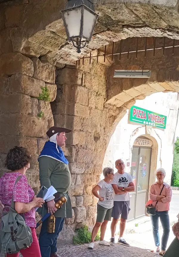 Visite guidée de Vinezac : "Sous l'oeil du sergent massier"