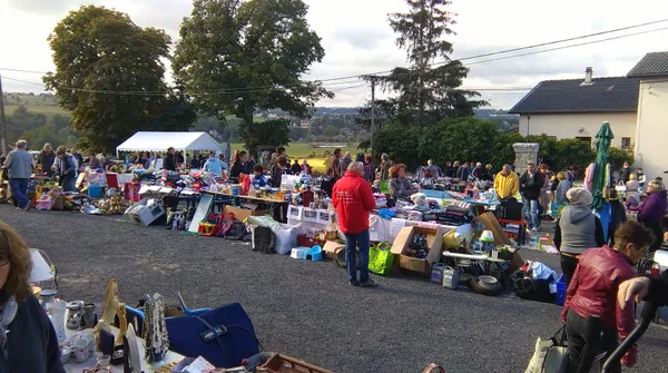 Vide grenier au village de Lamure
