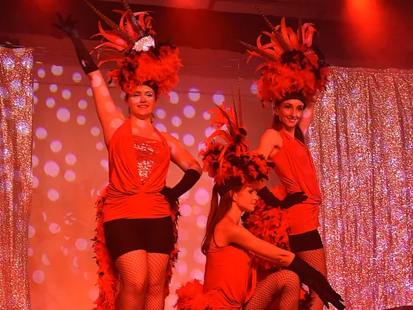 Déjeuner cabaret spectacle "Cabaret Saint Georges"