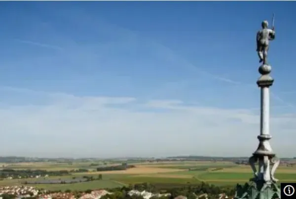 Couronner le ciel, épis de faîtage et décors de toiture de la Renaissance française
