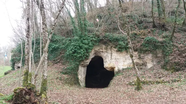 Visite du site féodal de La Clotte