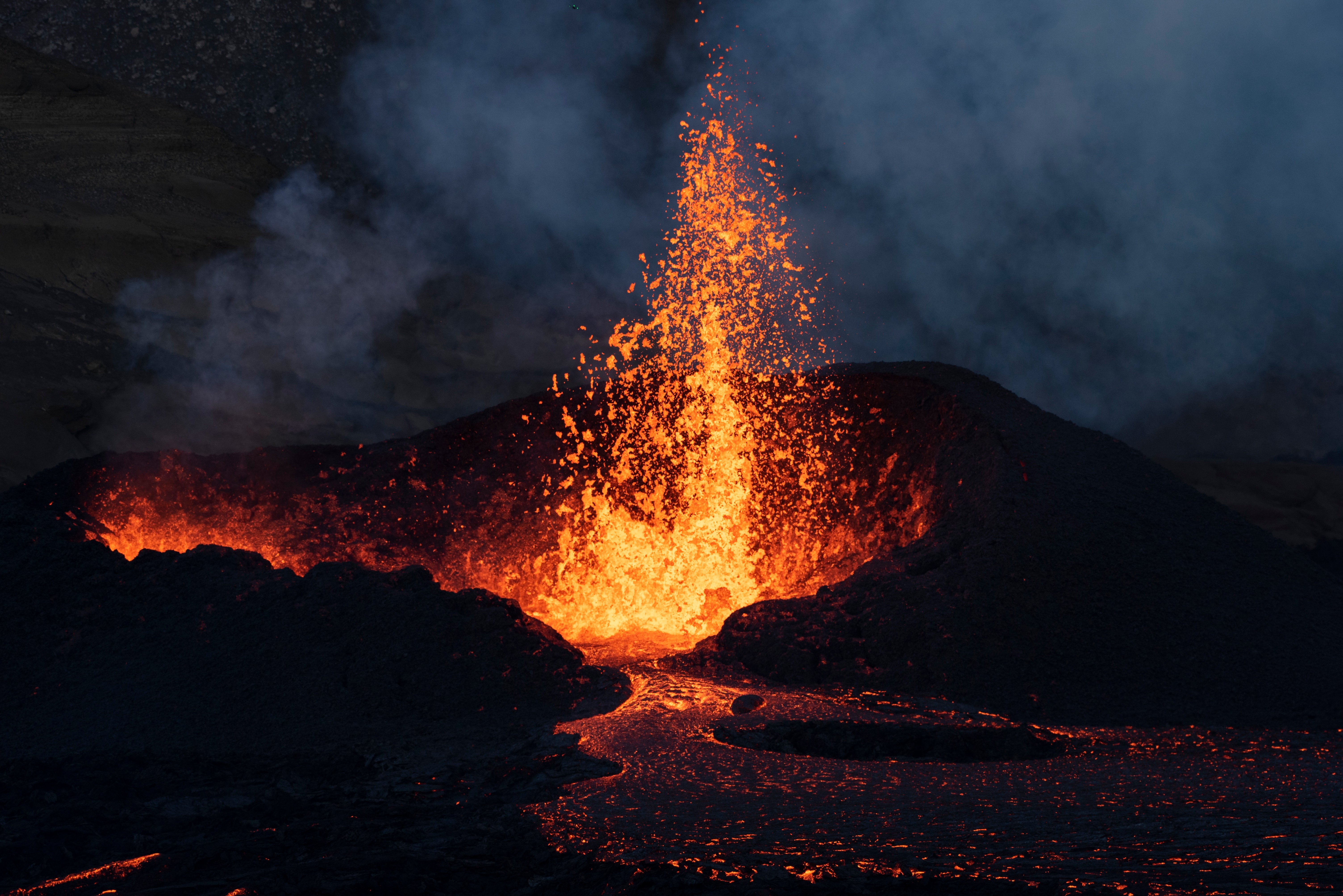 Conférence - La surveillance satellitaire du volcanisme actif
