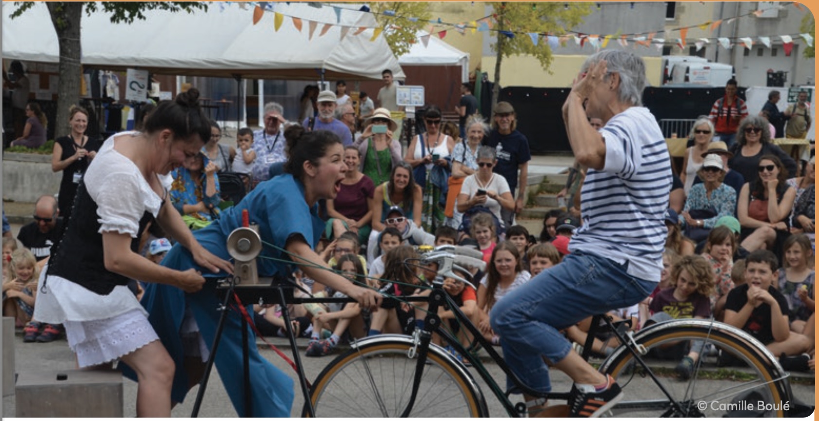 Spectacle - Frou Frou Rétropédalage historique pour en découdre avec la robe
