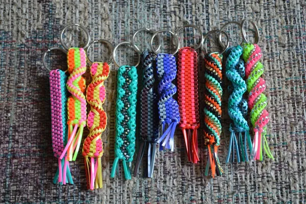 Atelier créatif I création de porte clé / scoubidous