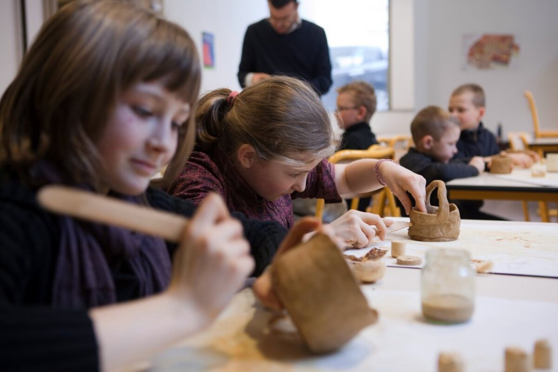 Atelier jeunes archéos : plein pot sur la céramique