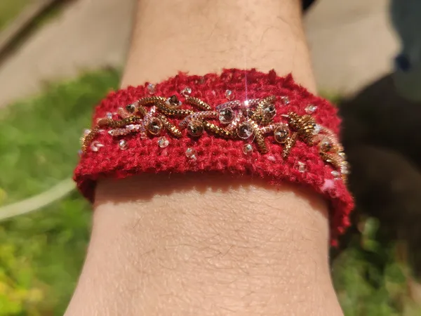 Animation "bracelet brodé"