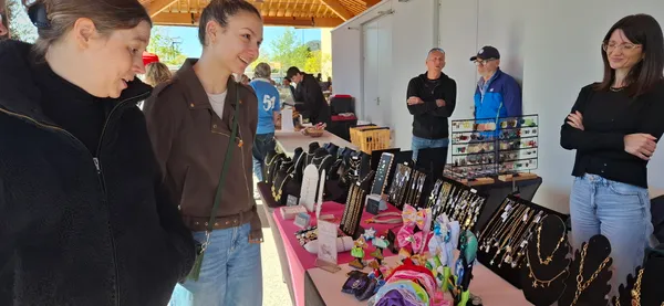 Tous les dimanches c'est jour de marché sous la Halle