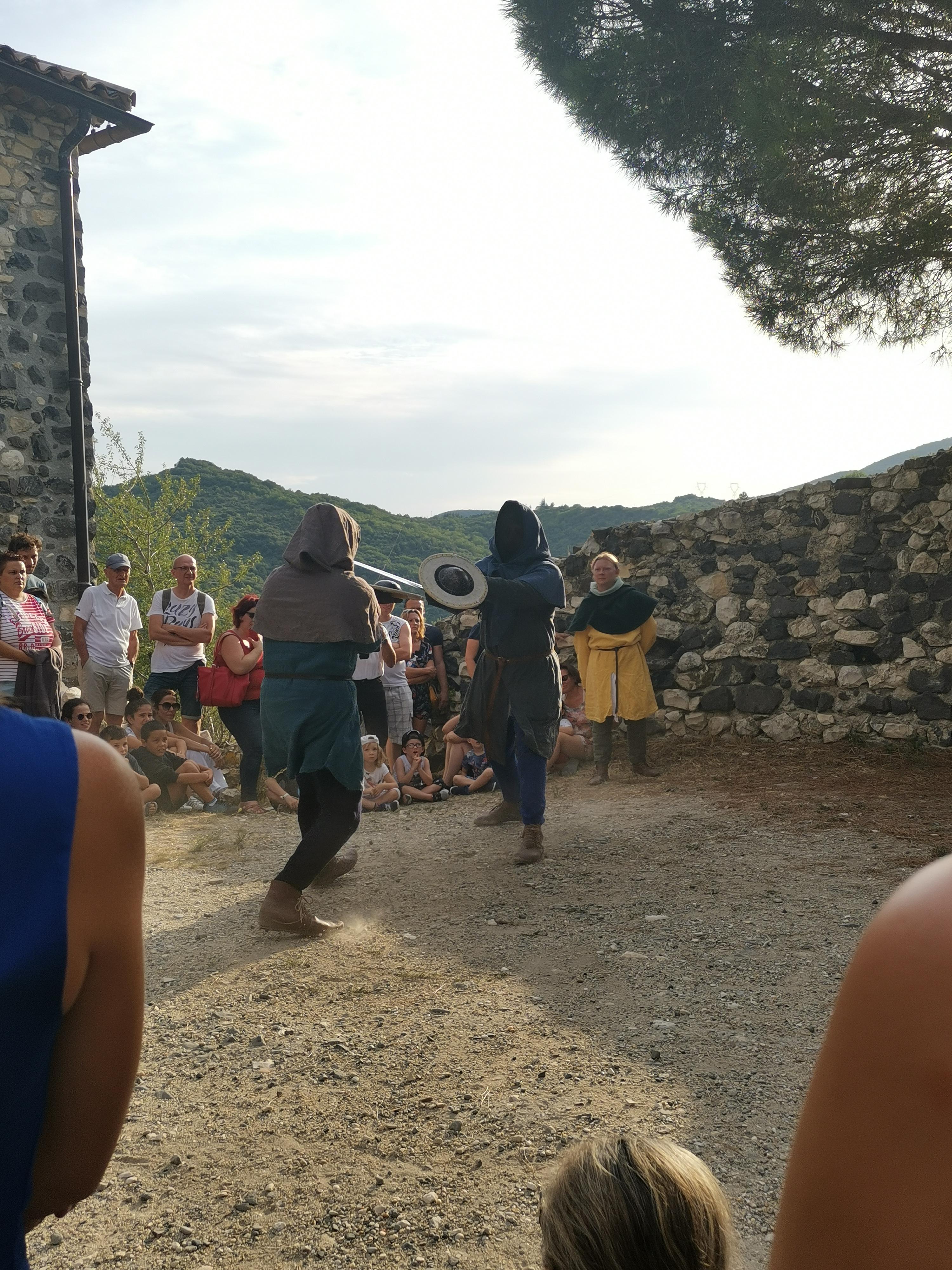 Combats Médiévaux au village d'Aubignas