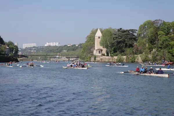 La Traversée de Lyon en aviron