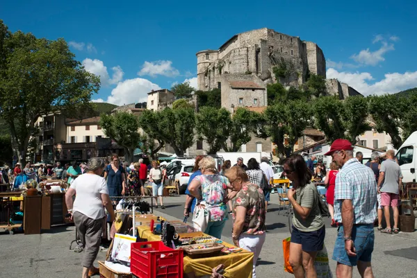 Marché aux puces mensuel