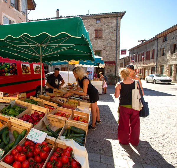 Le petit marché de Burzet