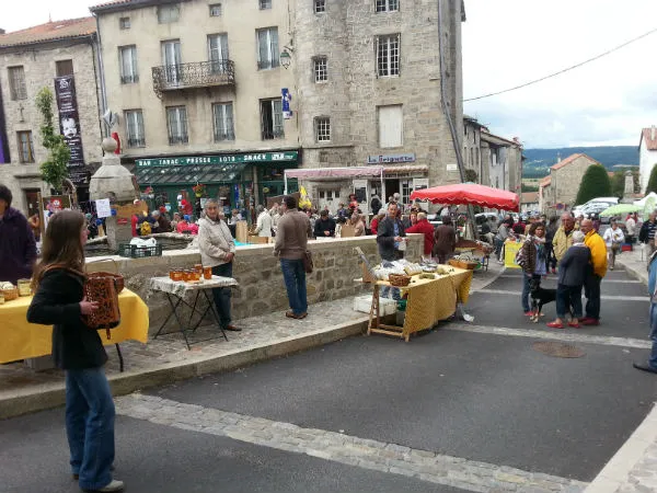 Marché hebdomadaire de la Chaise-Dieu