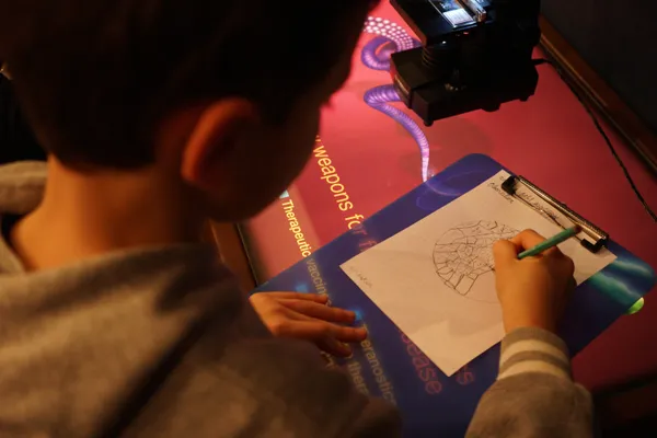 Animation au pavillon de l'office du tourisme avec le musée Bio Mérieux