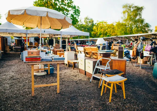 Vide-grenier / Brocante - les écuries d'Ebrilla