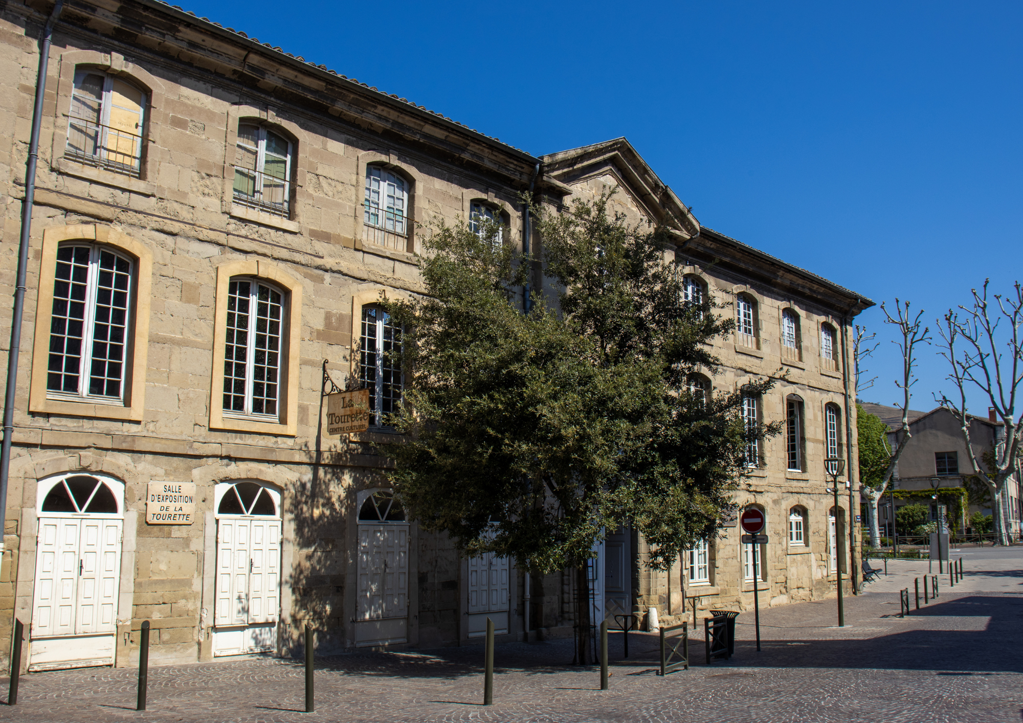 Exposition "Trois peintres, trois regards" - la Tourette