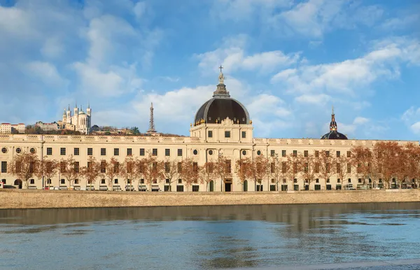 Cours de Pilates XXL au cœur du Grand Hôtel-Dieu