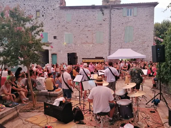 Marché de producteurs et artisans locaux de La guinguette des copines