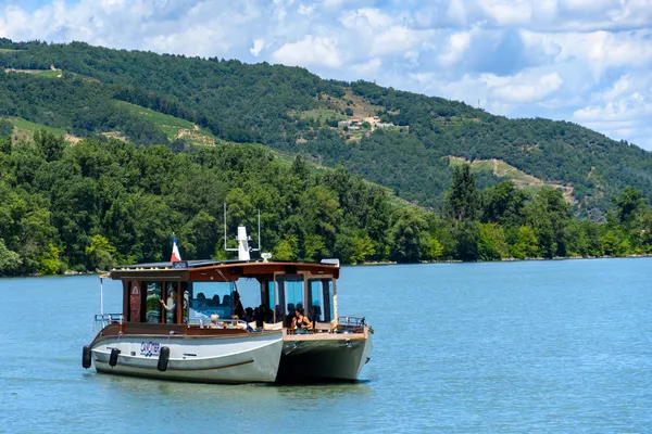 Croisière des trois Châteaux vers Valence avec Les Canotiers