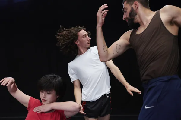 Bloom Again / Yuval Pick, Cie Lignes Sauvages